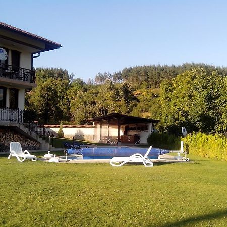 Sinabovite Houses Hotel Badevtsi Buitenkant foto
