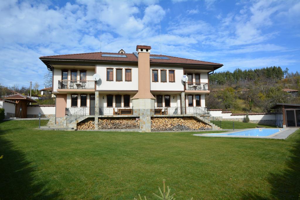 Sinabovite Houses Hotel Badevtsi Buitenkant foto