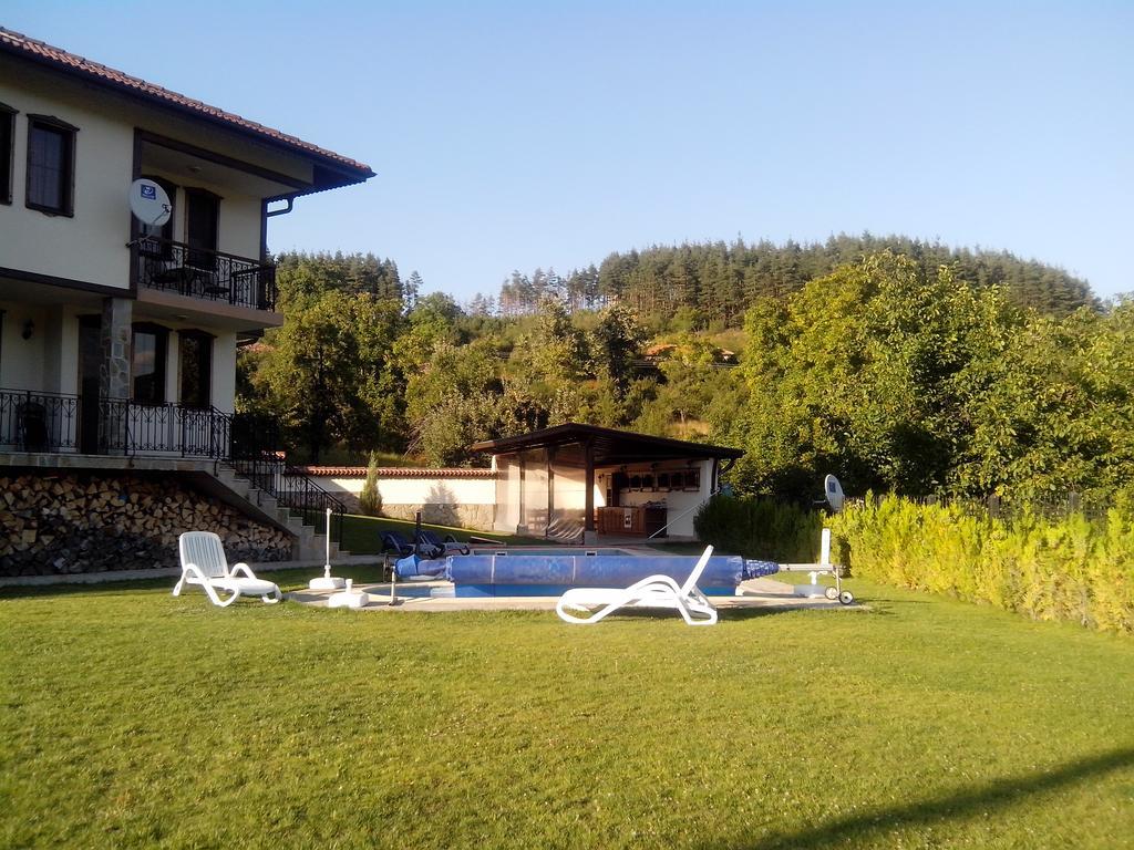Sinabovite Houses Hotel Badevtsi Buitenkant foto