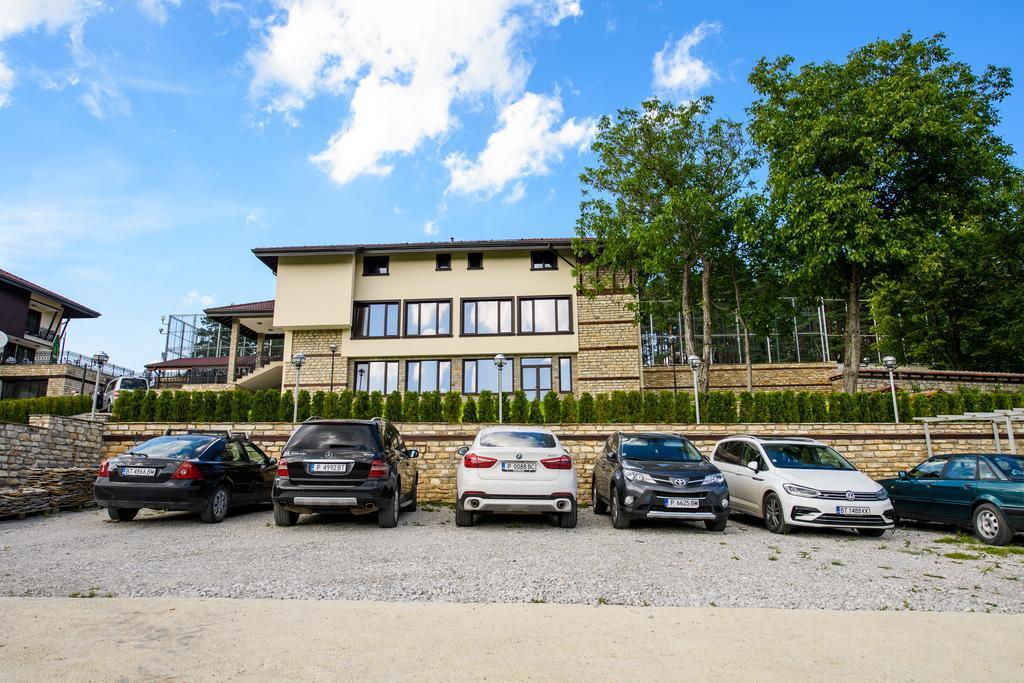 Sinabovite Houses Hotel Badevtsi Buitenkant foto