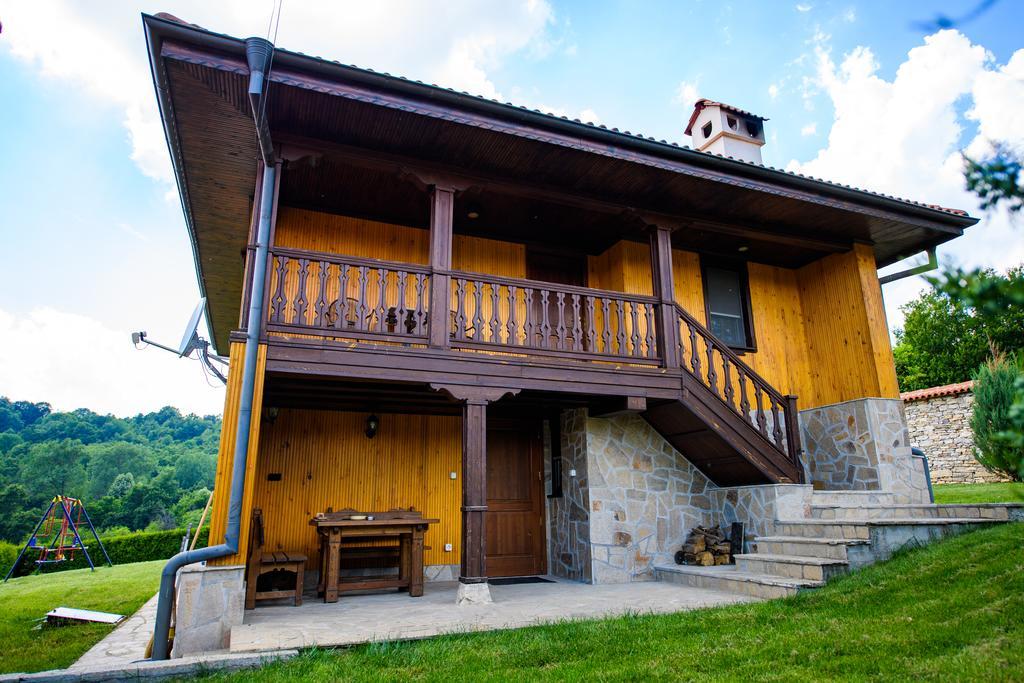 Sinabovite Houses Hotel Badevtsi Buitenkant foto